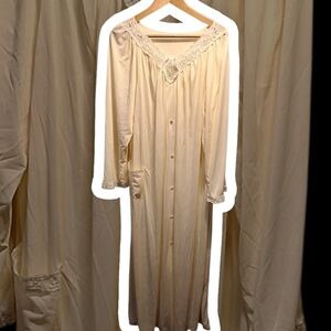 Pale Yellow Silky Satin and Lace Trim Nightgown Vintage 2X/3X